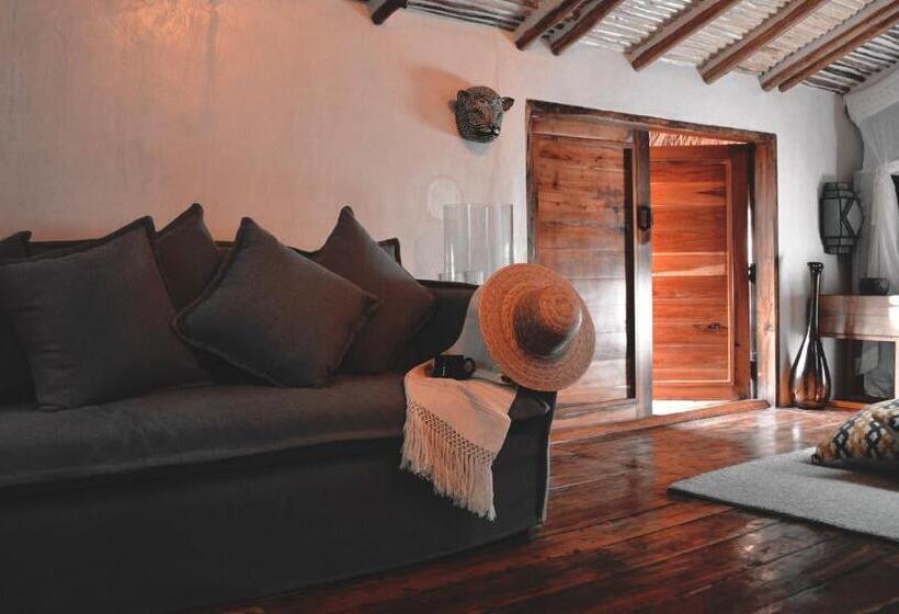 سوییت, Boutique Chacá