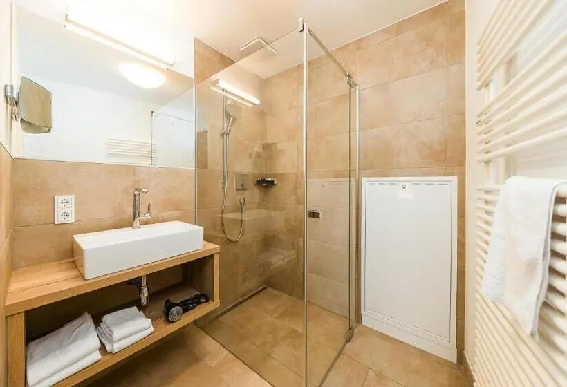 Huoneisto 1 Makuuhuone, Apartmenthotel Sonnenhof