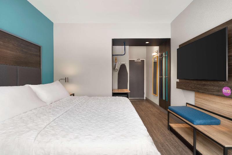 带大床的标准间, Tru By Hilton Albany Airport, Ny