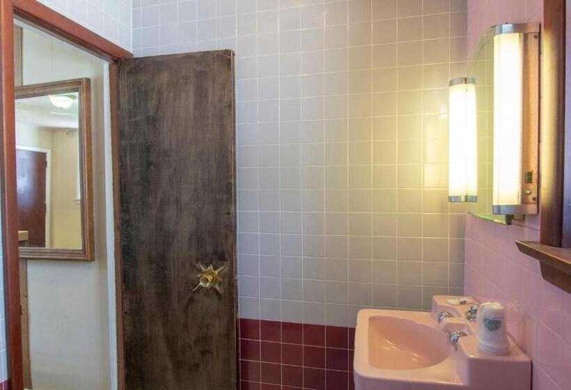 חדר סטנדרט עם מיטת קינג, Wilkesbarre East