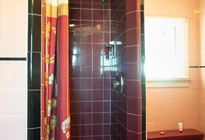 חדר סטנדרט, Wilkesbarre East