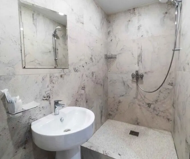 Chambre Deluxe, Angara Prioritet