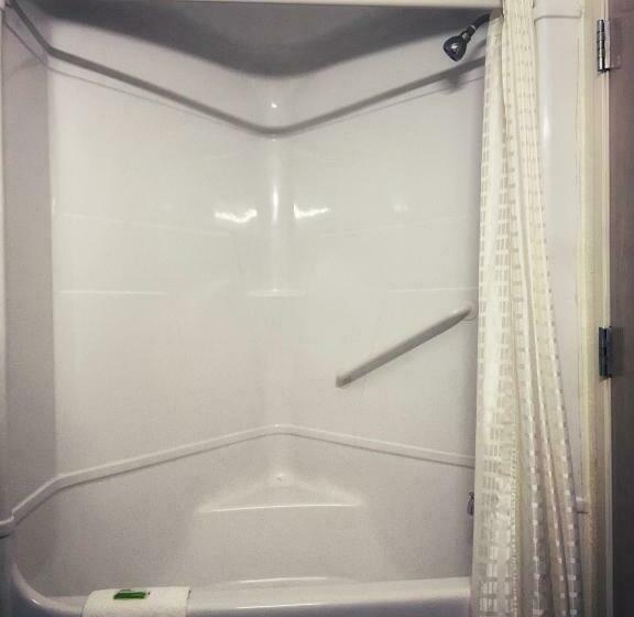 غرفة قياسية, Lone Star Inn