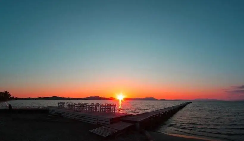 オーシャンビューデラックスルーム, Petrakis Beach