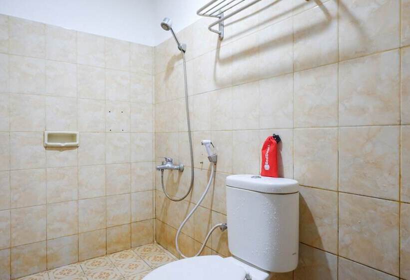 Номер Deluxe, Reddoorz Plus At Hotel Srikandi Kendari