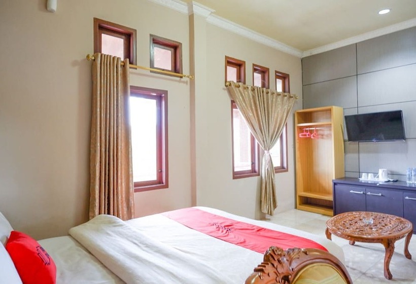 Номер Deluxe, Reddoorz Plus At Hotel Srikandi Kendari