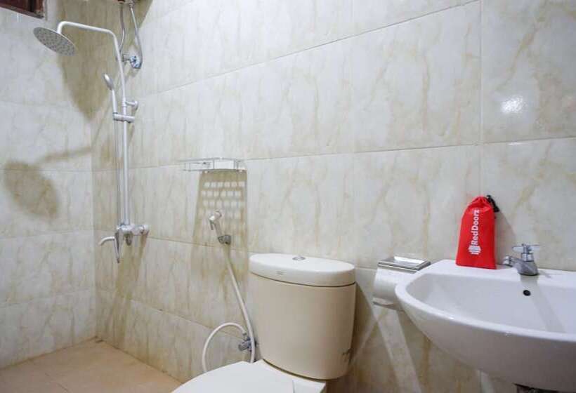 חדר משפחתי, Reddoorz Plus At Hotel Srikandi Kendari