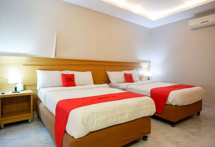 Семейный Номер, Reddoorz Plus At Hotel Srikandi Kendari