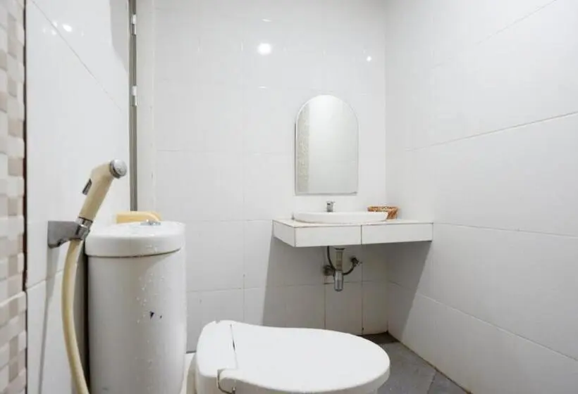 デラックスルーム, Reddoorz Plus At Hotel Srikandi Kendari