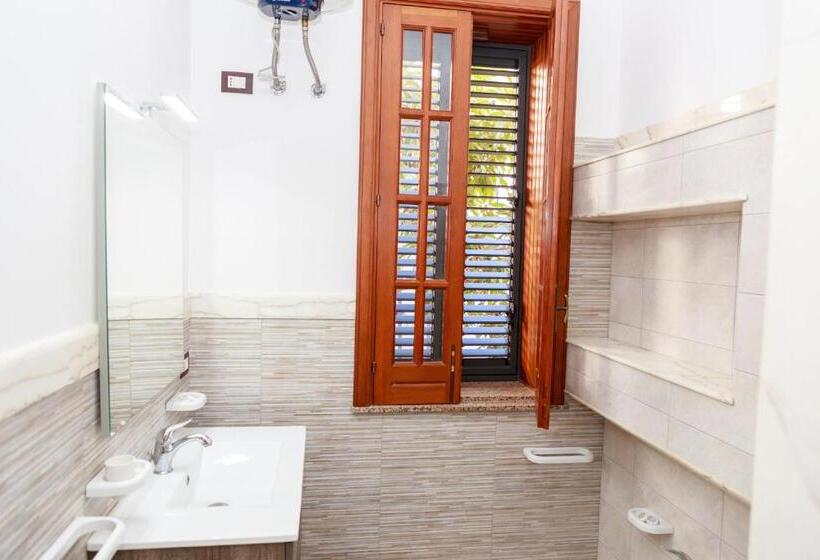 בית, 3 חדרי שינה, Fuori Rotta