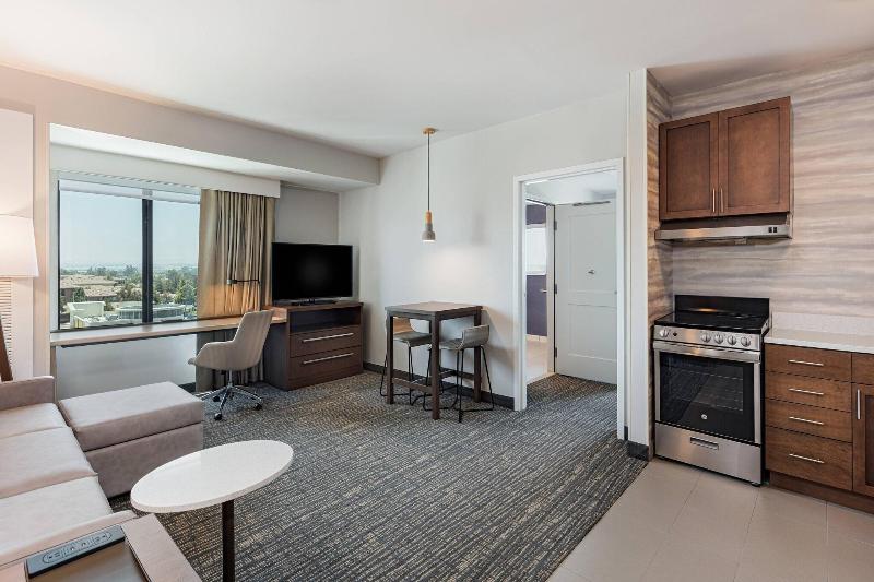 Люкс Кровать Кинг, Residence Inn Riverside Moreno Valley