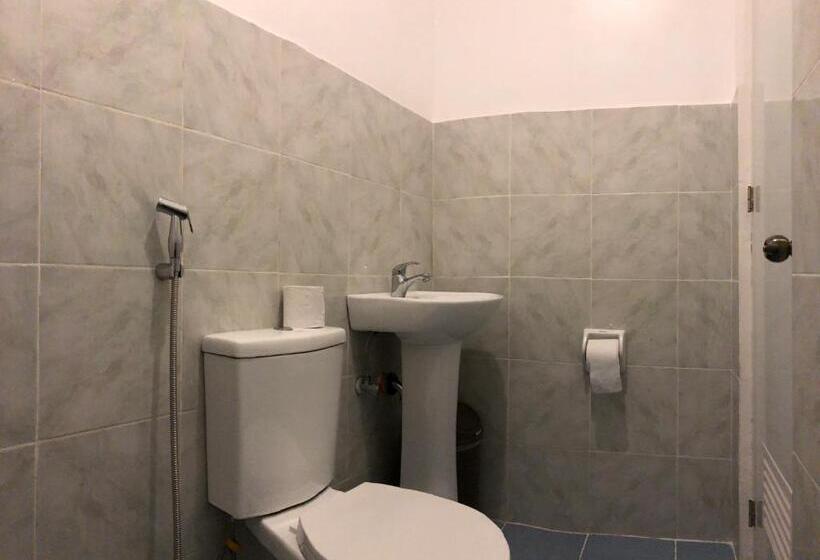 اتاق خانوادگی, Chill Out Hostel