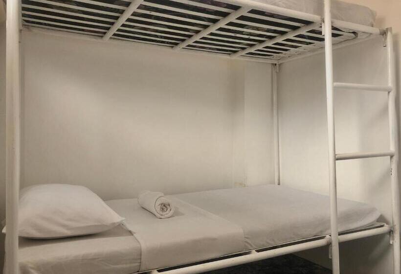 Quarto Economy, Chill Out Hostel