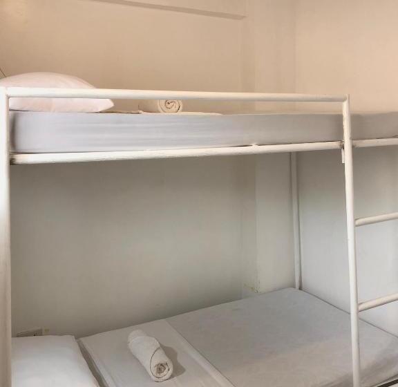 اتاق اکونومی, Chill Out Hostel