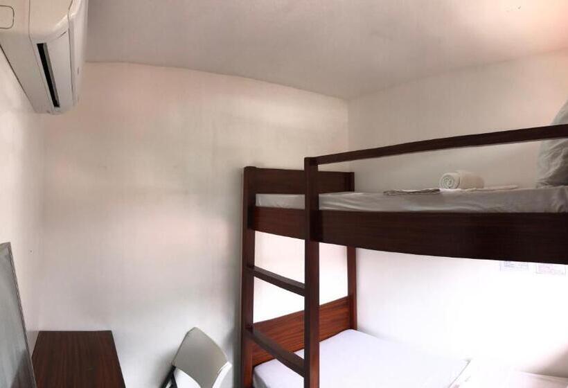 Quarto Economy, Chill Out Hostel