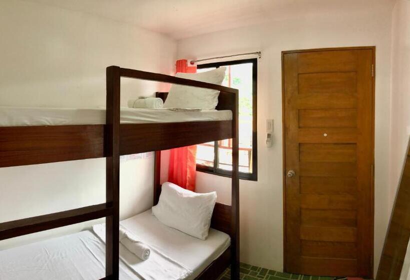 اتاق اکونومی, Chill Out Hostel