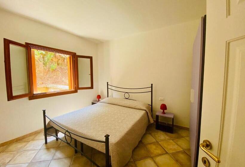 带1个卧室的带阳台的公寓, Residenze Il Girasole