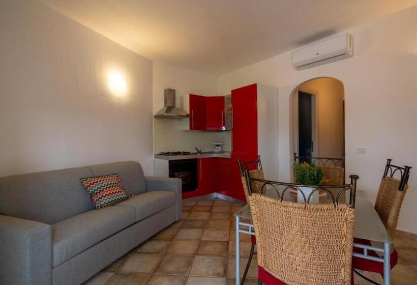 带1个卧室的带阳台的公寓, Residenze Il Girasole