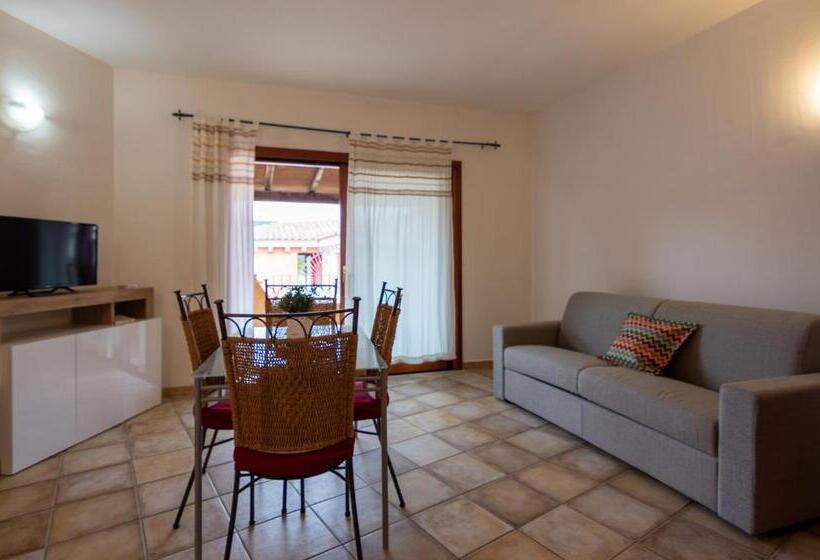 带1个卧室的带阳台的公寓, Residenze Il Girasole