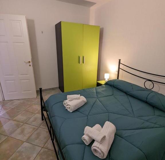 带1个卧室的带阳台的公寓, Residenze Il Girasole