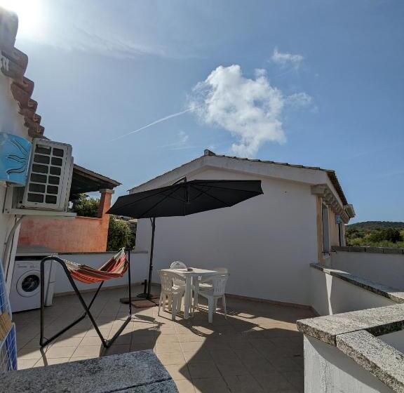 带1个卧室的带阳台的公寓, Residenze Il Girasole