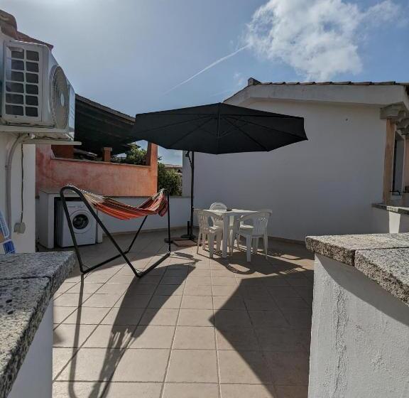 带1个卧室的带阳台的公寓, Residenze Il Girasole