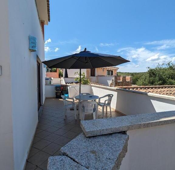 带1个卧室的带阳台的公寓, Residenze Il Girasole