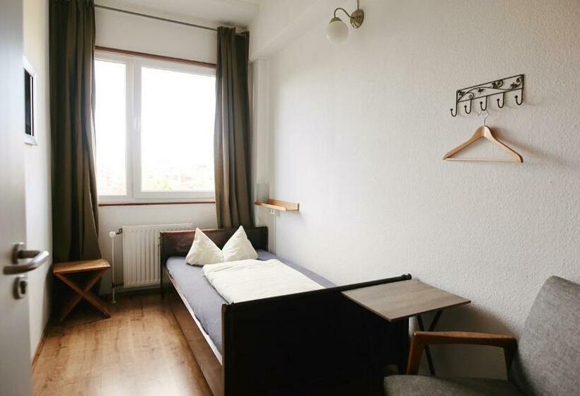 اتاق استاندارد یک تخته با سرویس بهداشتی مشترک, Sleep Station Hostel