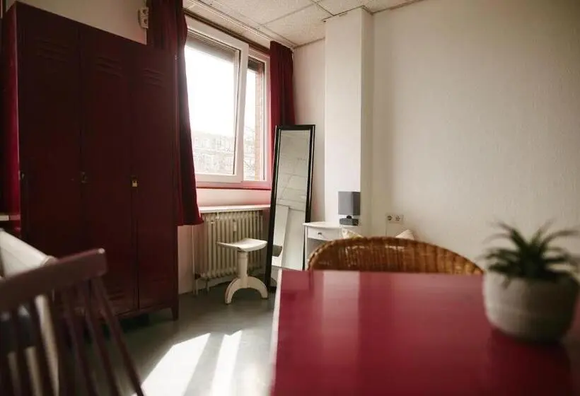 共同バス付シェアルーム, Sleep Station Hostel