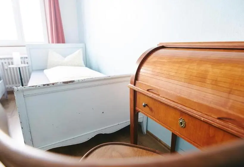 バス共有のスタンダードルーム, Sleep Station Hostel