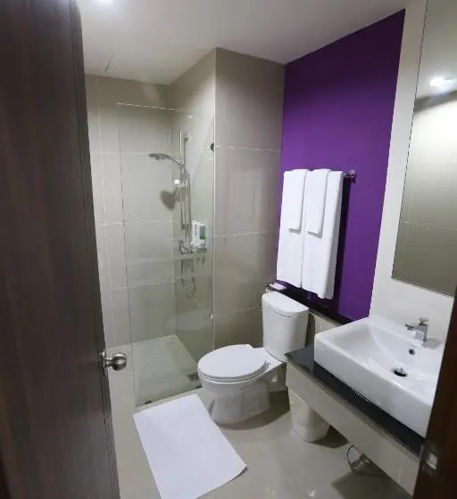 プールビュースイート, S4 Nai Yang Beach   Near Phuket Airport