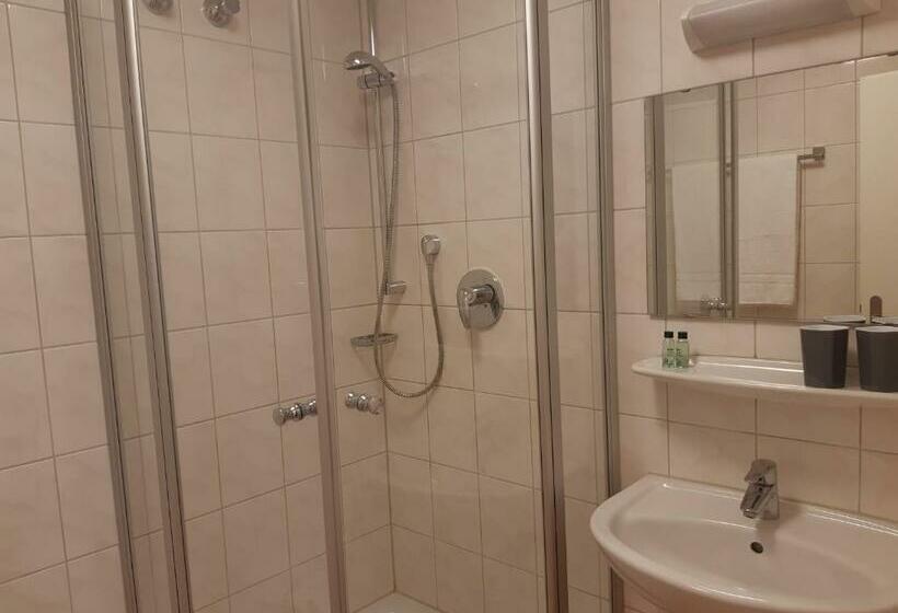 غرفة عائلية, Werdenfelser Hof