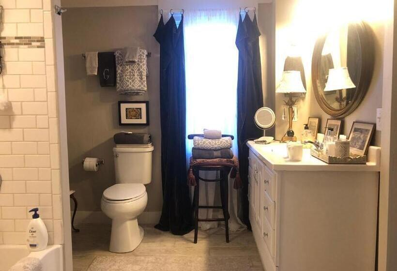 סוויטה, Silvershell Inn