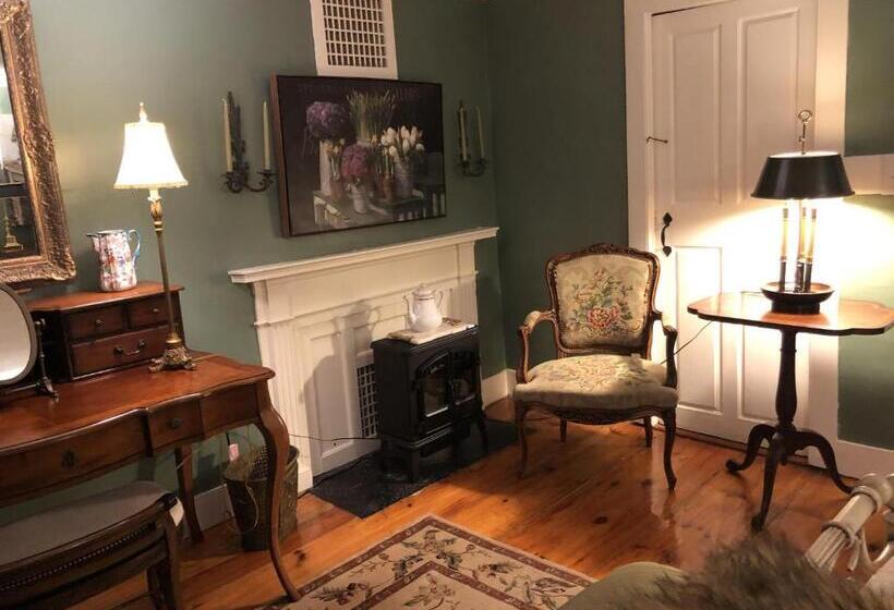 סוויטה, Silvershell Inn