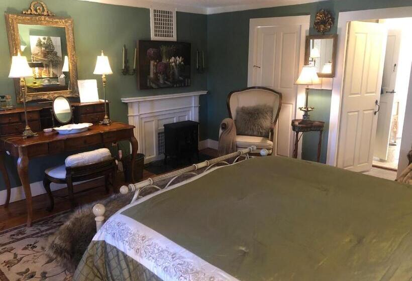 סוויטה, Silvershell Inn