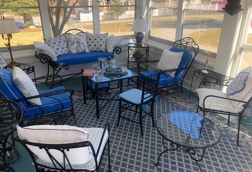 סוויטה, Silvershell Inn