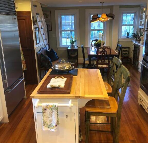 סוויטה, Silvershell Inn