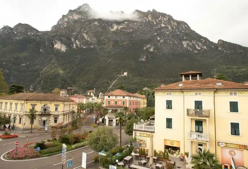 آپارتمان 1 خوابه با چشم‌انداز, Residenza Alto Garda