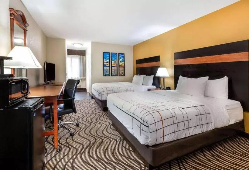 Deluxe-huone, La Quinta Inn By Wyndham Sandusky Near Cedar Point