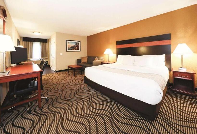 Номер Deluxe Кровать Кинг, La Quinta Inn By Wyndham Sandusky Near Cedar Point