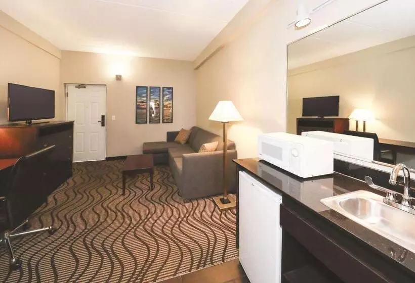 Sviitti King-vuode, La Quinta Inn By Wyndham Sandusky Near Cedar Point