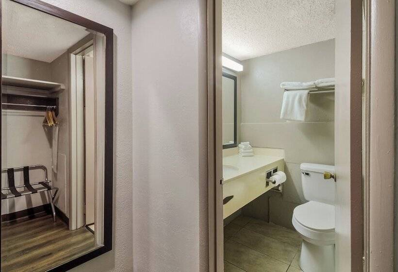 디럭스 룸, Red Roof Inn New Stanton