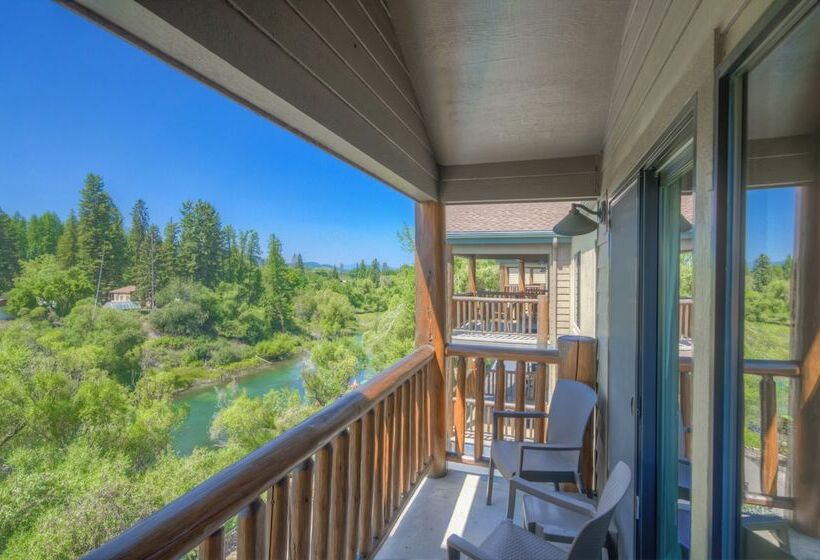 غرفه قياسيه سريرين مزدوجين, The Pine Lodge On Whitefish River