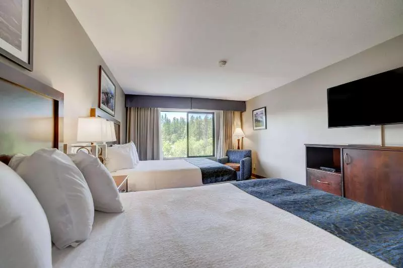 クイーンサイズベッドのスタンダードルーム, The Pine Lodge On Whitefish River