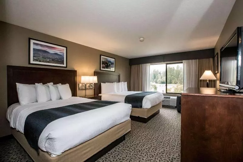 クイーンサイズベッドのスタンダードルーム, The Pine Lodge On Whitefish River
