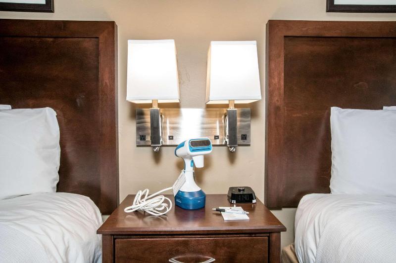 غرفة قياسية سرير ملكى, The Pine Lodge On Whitefish River