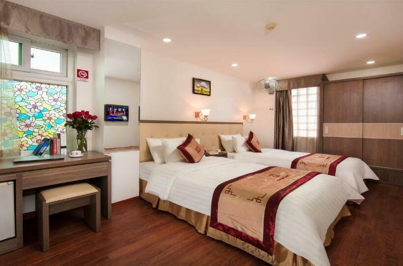 اتاق پرمیوم, Van Mieu