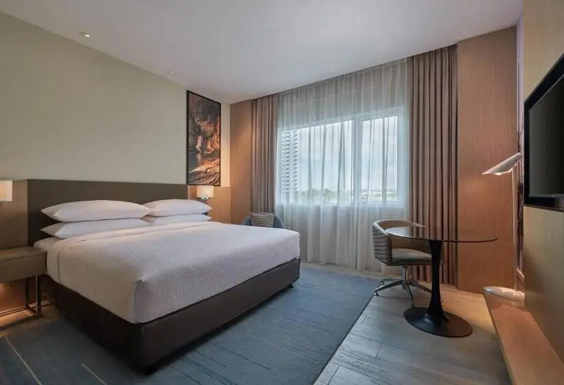 اتاق اجرایی با تخت بزرگ, Fairfield By Marriott Bintulu Paragon