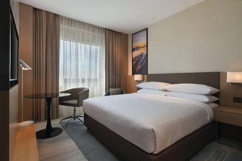 اتاق استاندارد با تخت بزرگ, Fairfield By Marriott Bintulu Paragon