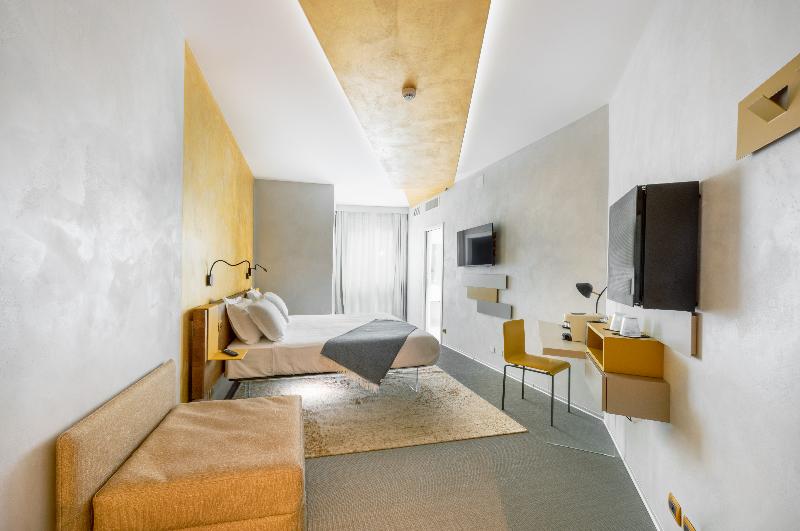 스탠다드 룸 킹사이즈 침대, Fairfield By Marriott Bintulu Paragon